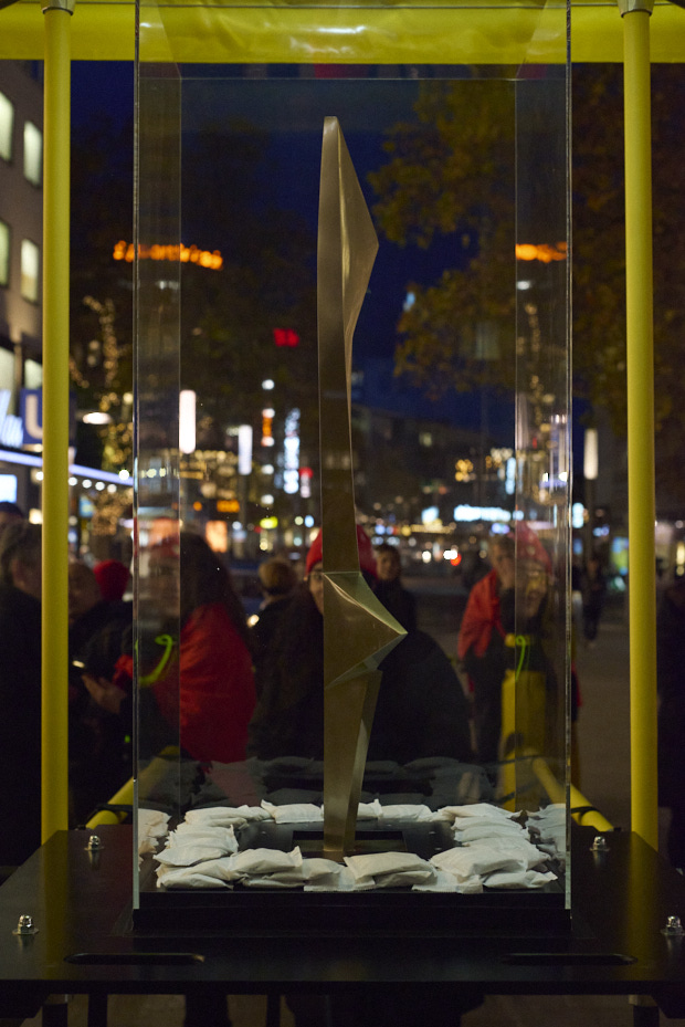 WHAT´S THIS GOT TO DO WITH ME?, Lotte Linder & Till Steinbrenner